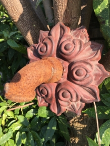 Gargoyle für Gartenbrunnen, Kugelblute, Gusseisen